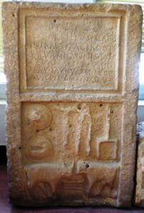 Stèle funéraire 03a